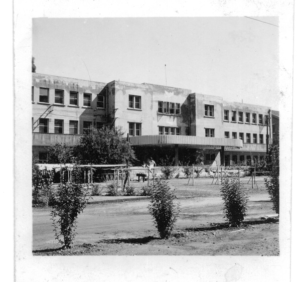 A04 医院建筑-西什库时期地上三层、地下一层的口腔楼门诊楼.jpg A04 医院建筑-西什库时期地上三层、地下一层的口腔楼门诊楼.jpg