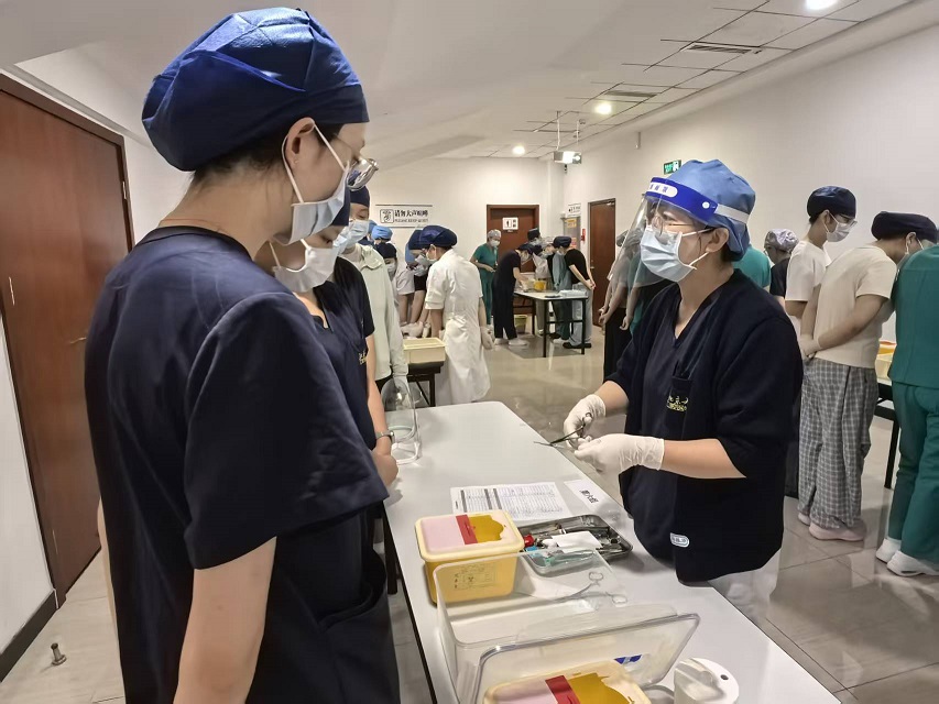 护理部举办锐器分拣与锐器伤防护系列专题培训