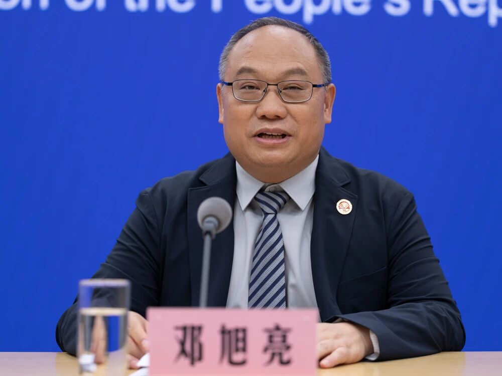 北大口腔邓旭亮院长参加国家卫健委新闻发布会,介绍“时令节气与健康(白露)”有关情况