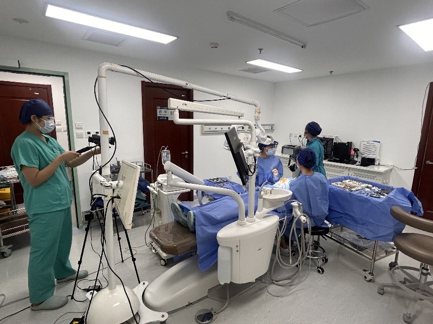 护理部成功举办口腔种植护理新技术研修班