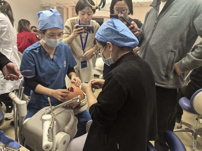 北京大学口腔医院护理部举办口腔显微镜应用技术护理研修班(二期)